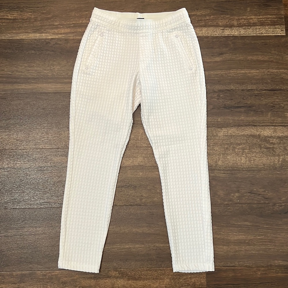 Hue Ankle Pants